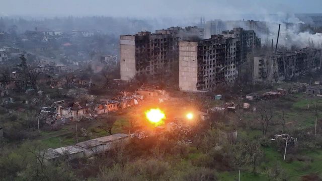 Солдаты поймали и изнасиловали снайпершу