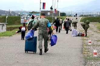 В Армению из Карабаха выехали более тысячи вынужденных переселенцев