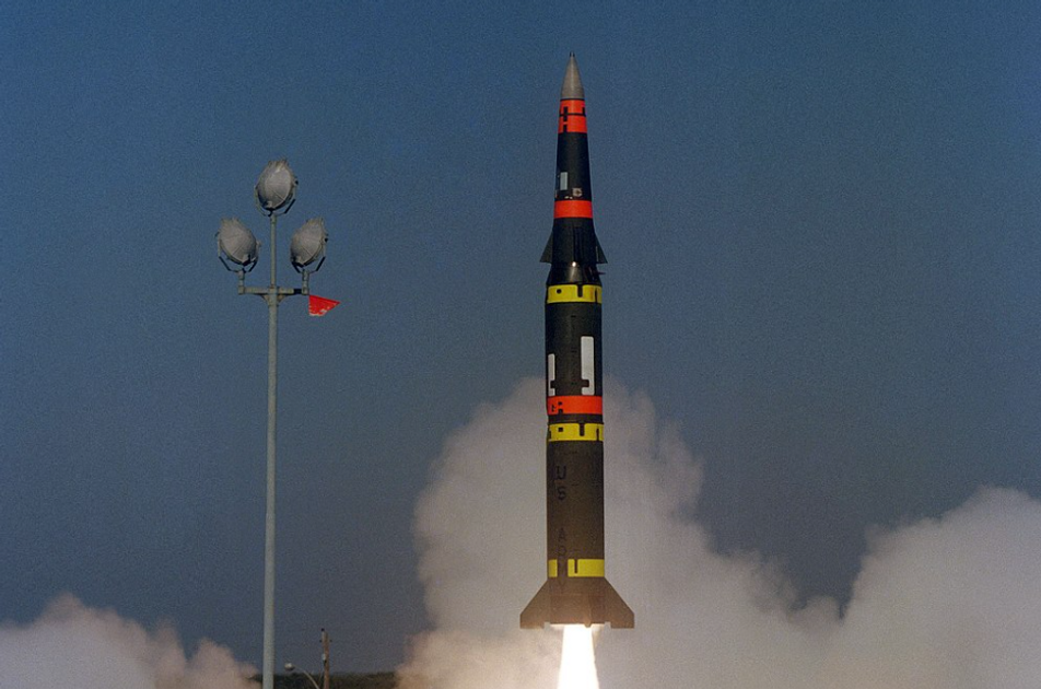 Франция ядерное оружие. Першинг 2. Ракетный комплекс Першинг 2. Баллистическая ракета средней дальности. Ракет средней дальности «Першинг».