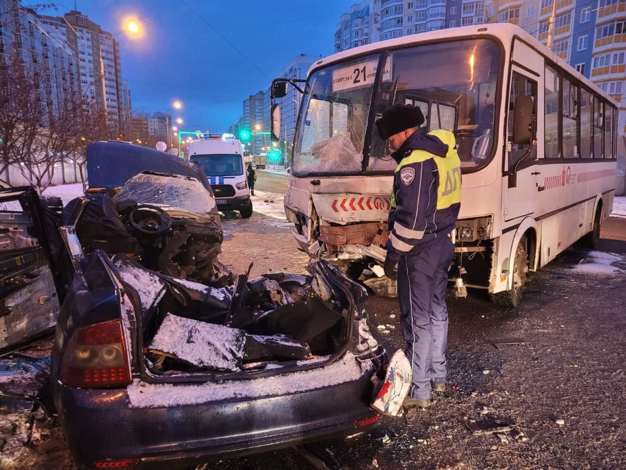 В ДТП с автобусом в Красноярске погибли три человека