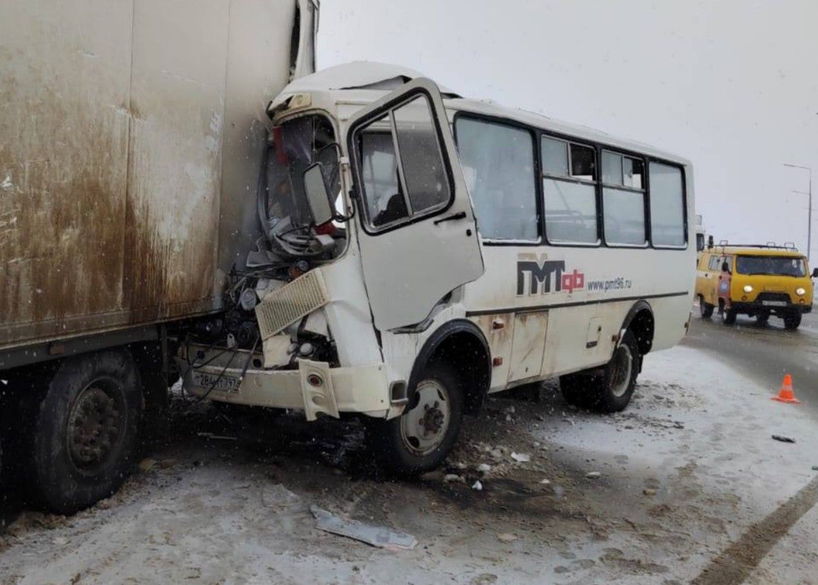 Десять человек пострадали в ДТП с грузовиком в Татарстане