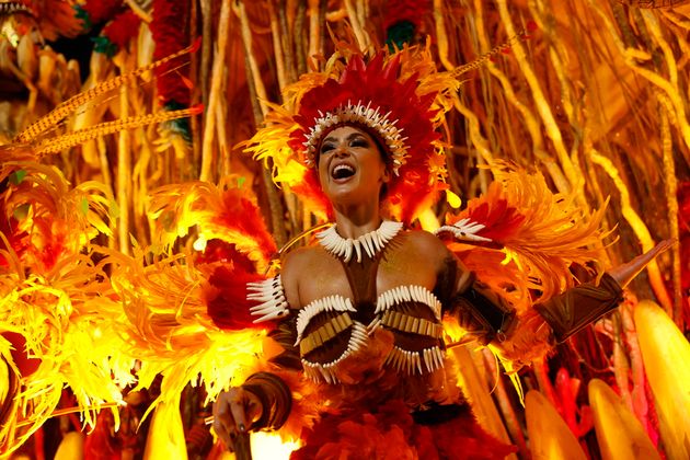 Карнавал в Рио-де-Жанейро: танцы на фоне лихорадки | Euronews
