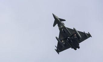 Польша подняла военные самолёты из-за «активности авиации России»