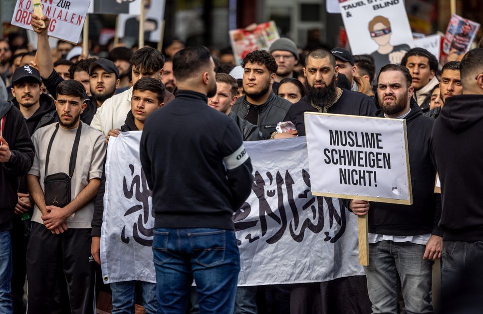 Bild: Исламисты в Германии провели демонстрацию с требованием установить халифат