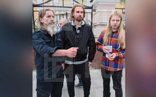 Лидер «Коррозии металла» Троицкий вышел из здания суда в Нижнем Новгороде