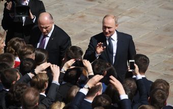 Захарова назвала скалозубством отказ Британии посетить инаугурацию Путина