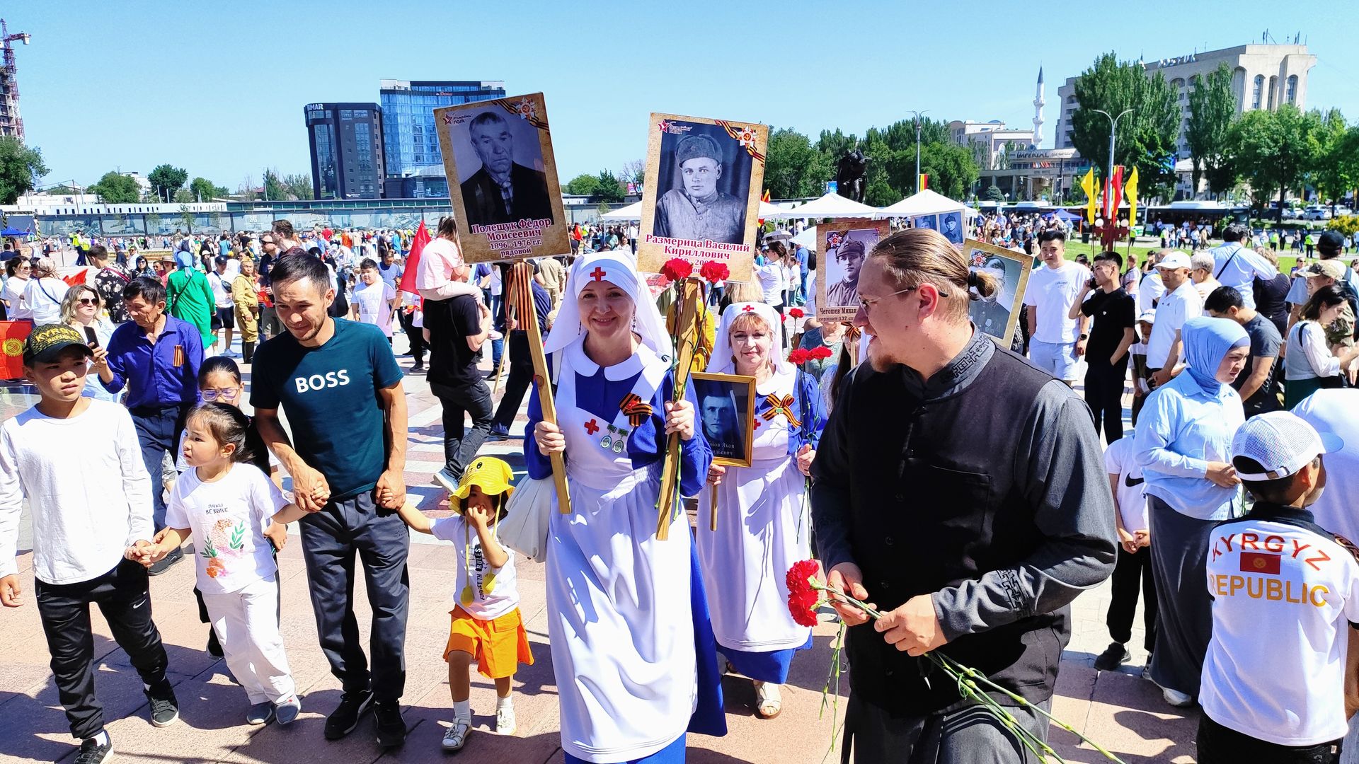 «Бессмертный полк» в Бишкеке: вопреки запрету, ради памяти героев