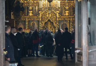 Церемония прощания с рэпером Пашей Техником в храме Петра и Павла