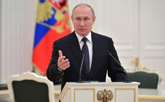 Путин присвоил почетное гвардейское наименование шести соединениям ВС РФ