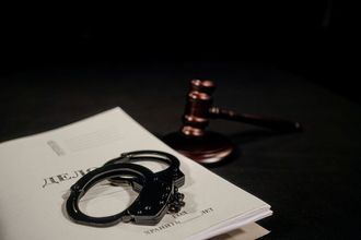 Арестованы шесть обвиняемых в краже средств у участников СВО в Шереметьево