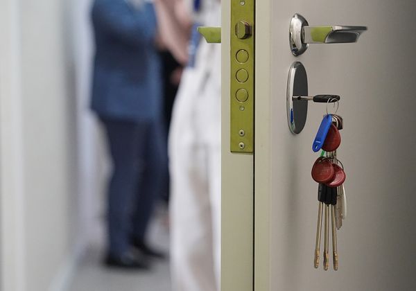 В Туле завели дело на пенсионерку за попытку вернуть квартиру по «схеме Долиной»