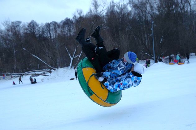 «Само пройдёт». Чем грозят зимние развлечения на опасных снарядах