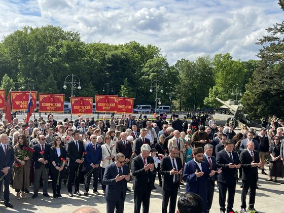 9 мая в Берлине: полиция улыбалась, провокаторы сдулись, Мерц отмолчался