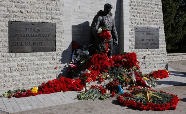 9 мая в Прибалтике: погасший Вечный огонь и 35 судебных процессов
