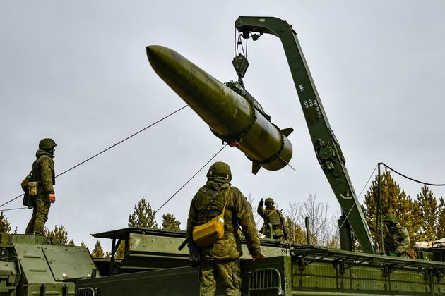 РЛС, подстанции, роботы: российские ракеты и дроны «выносят» объекты врага