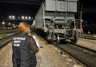 В Саратове 18-летний парень погиб от удара током на крыше поезда