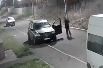 Девушка подожгла машину бывшего парня в Башкирии, а потом с ним помирилась